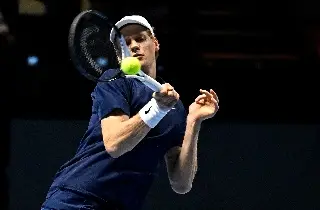 Sinner vuelve a vencer a Djokovic y se cita con Alcaraz en una nueva final