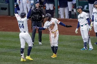 MLB: Seattle por fin aprovecha la localía y se pone a un triunfo de la Serie Mundial 