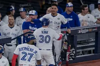 MLB: Blue Jays del mexicano Kirk apalean a los Dodgers en la Serie Mundial
