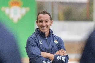 Andrés Guardado arranca su camino como entrenador en España
