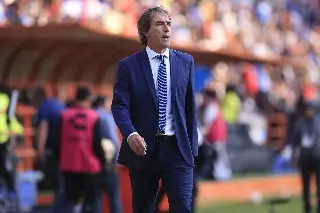 Guillermo Almada, a punto de ser despedido tras ser eliminado por un club de quinta división