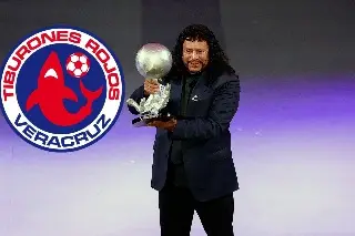 Con emotivas palabras, Higuita recuerda a los Tiburones Rojos de Veracruz tras ingresar al Salón de la Fama 