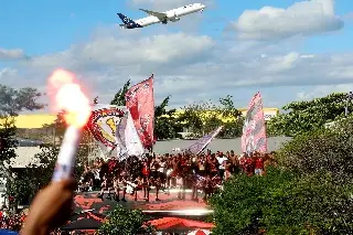 Fans causan disturbios al despedir a Flamengo previo a la Final de la Copa Libertadores