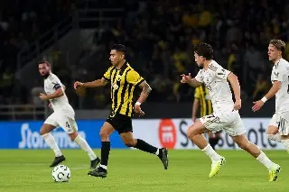 Orbelín Pineda y AEK vencen a la Fiorentina en Italia durante la Conference League 