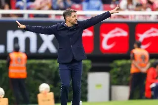 Larcamón celebra pase a semifinales, pero le preocupa desempeño de Cruz Azul