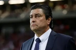 Oficial: Luis Fernando Tena seguirá siendo técnico de Guatemala
