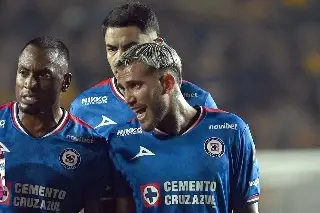 Cruz Azul comete error infantil y le regala gol al Flamengo (VIDEO)