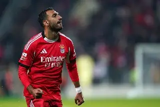 Benfica golea y se engancha en la pelea por el liderato en Portugal