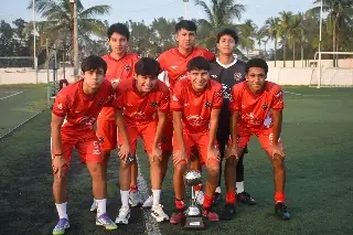 Halcones Rojos se coronan campeones del Torneo Decembrina 2025