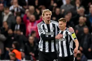 Con toda la calma del mundo, Newcastle triunfa ante el PSV en la Champions 