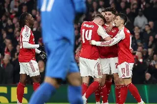 Arsenal sella el paso perfecto en la Champions League