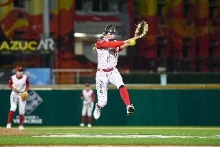 El Águila de Veracruz arrasa sobre Naranjeros en el primero de la serie