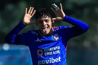 El veracruzano que debutó Cruz Azul en Liga MX y lucha por un lugar