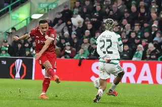 Julián Araujo y Celtic son goleados por Stuttgart en la Europa League 