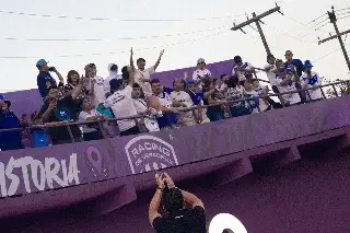 Continúan en estado grave los aficionados del Celaya que fueron hospitalizados tras riña en Boca del Río