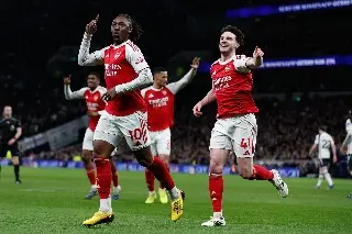 Arsenal golea y respiran tranquilos en la cima de la Premier League