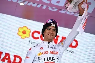 ¡TORITO! Isaac del Toro se mete al podio en la clásica Strade Bianche de Italia 