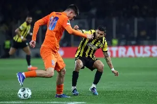 Orbelín Pineda y AEK avanzan a la siguiente ronda en la Conference League 