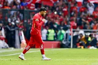 ¡El gallo salió bravo! Toluca pierde el invicto tras caer ante Querétaro 