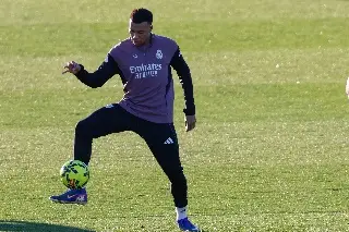 Mbappé entrena con miras a jugar el Clásico ante Barcelona