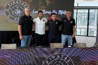 Piratas FC presenta a su director técnico