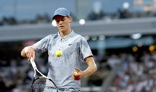 El mejor tenista del mundo es eliminado en la segunda ronda de Roland Garros 