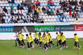 Sudáfrica entrena ante cientos de aficionados en México de cara al Mundial 2026