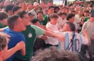 ¿Para eso van? Argentinos se pelean a golpes en pleno Times Square (VIDEO)