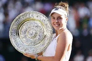 A sus 21 años, Linda Noskova es la nueva campeona en Wimbledon 