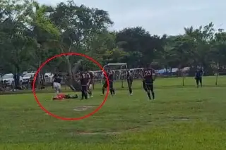 ¡Lamentable! Golpean a árbitro en canchas de Playa de Vacas (VIDEO)