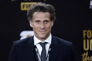 Diego Forlán se queda al frente de Uruguay tras salida de Bielsa