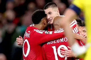 Manchester United golea al Sabah en su debut en la Champions League 