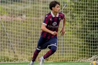 Con solo 14 años, ya entrena con el primer equipo en España