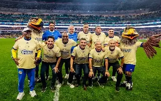 DT de Cruz Azul se viste de amarillo y celebra aniversario del América (VIDEO)