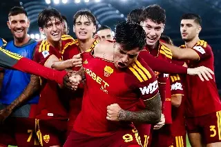 La Roma se impone al Genoa de Johan Vásquez