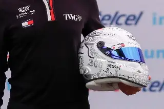 ¡Es bellísimo! 'Checo' Pérez presenta su casco para el Gran Premio de México 